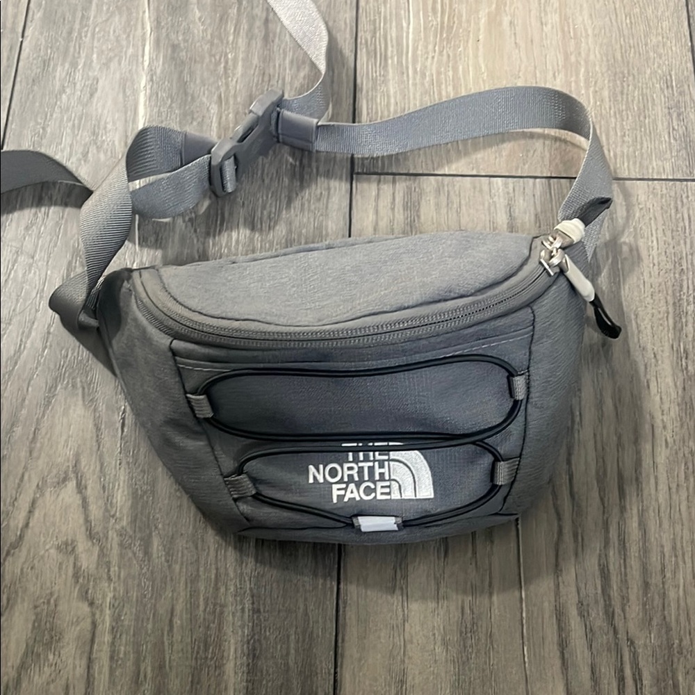 The North Face Waist bag 
Great condition 
Good quality